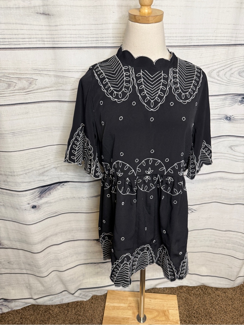 A Pea in the Pod Black Short Sleeve Maternity Top with White Trim